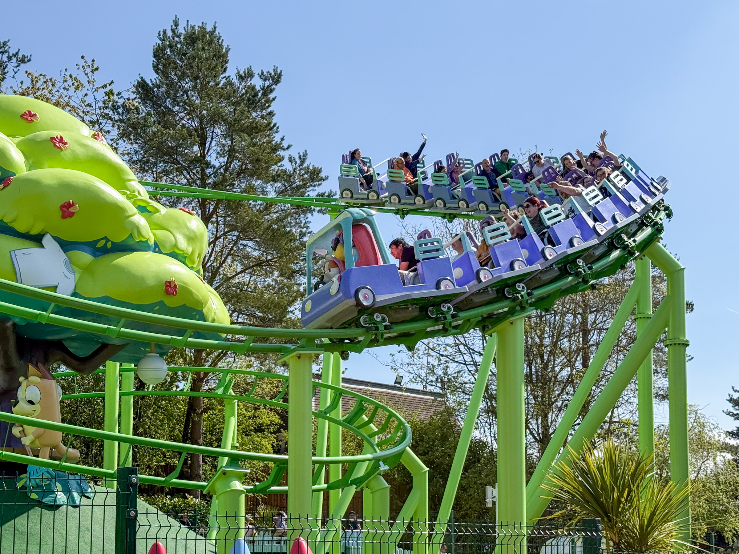 Primary photo for Alton Towers Resort (First ride on Bluey the Ride) (26th Apr 2026)